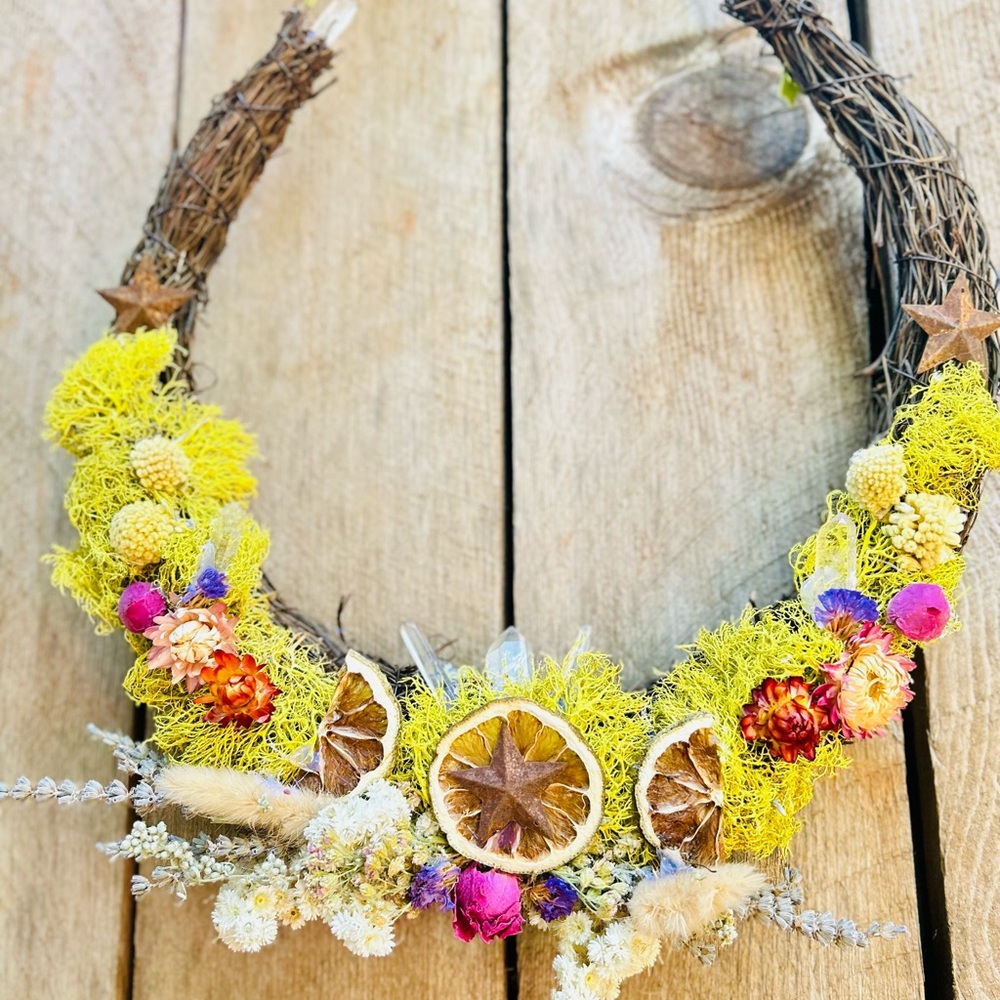 Yellow Dried Flower Moss moon - Handcrafted Botanical Accessory
